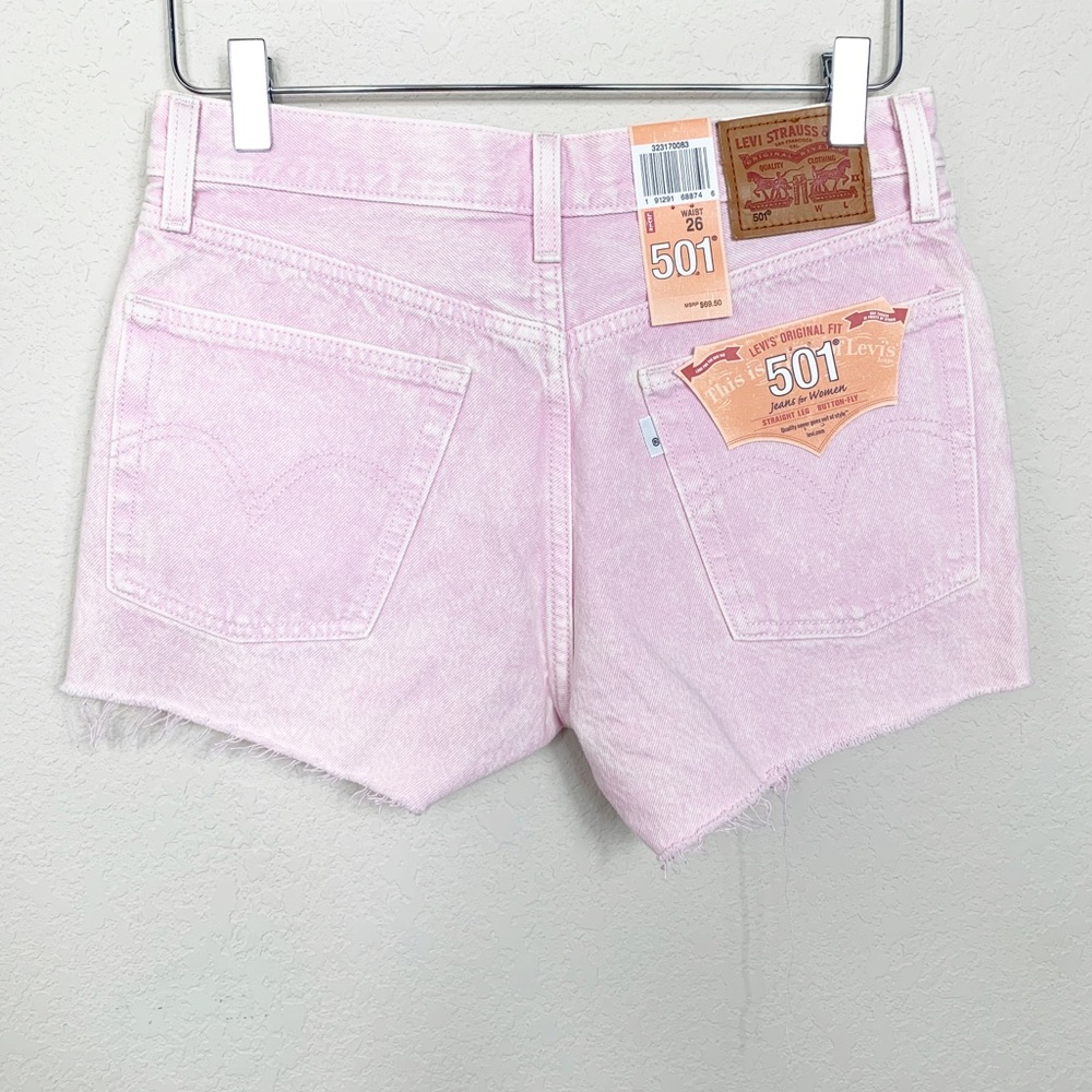 Levi’s Frayed Hem 501 Shorts - Picture 7 of 8